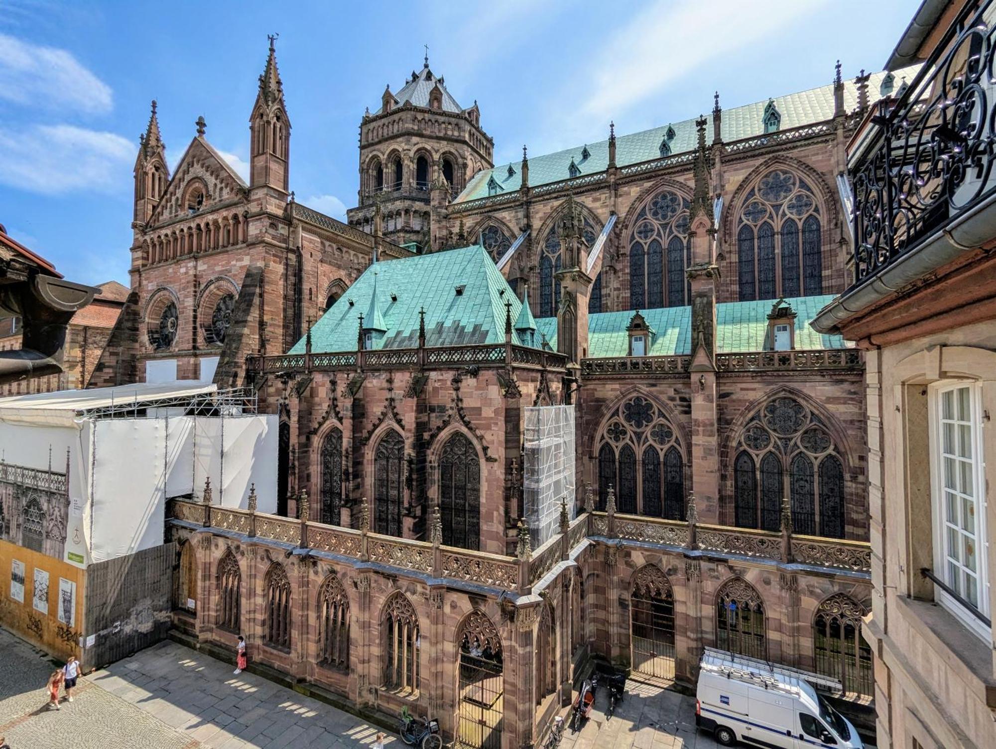 Triplex Place De La Cathedrale Strasbourg Exterior photo